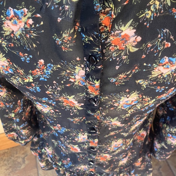 Beautiful Floral Pins and Needles Blouse Size small - Picture 4 of 11